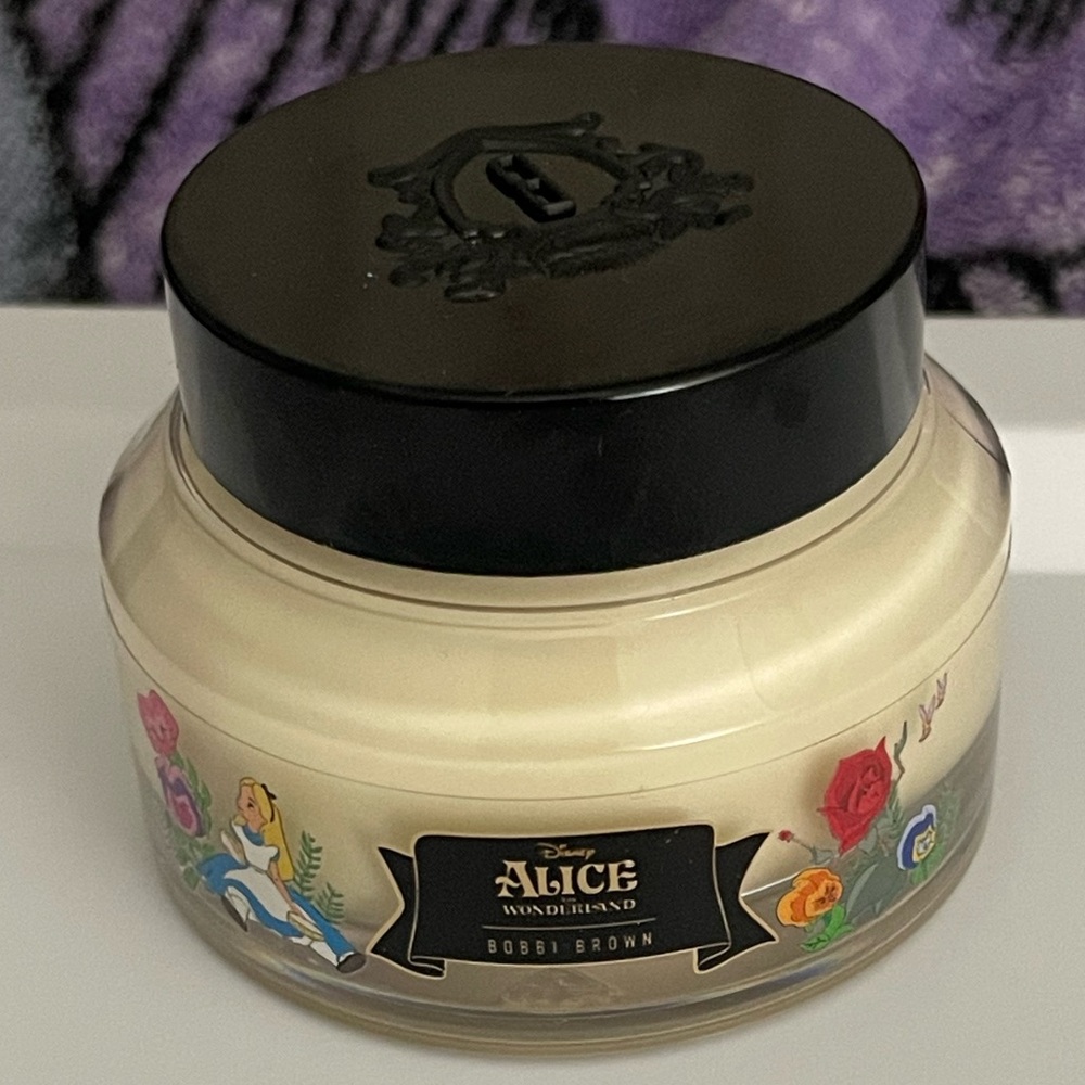Bobbi Brown Alice in Wonderland Vitamin Enriched Face Base